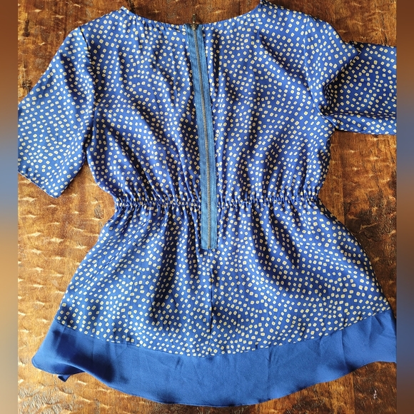 BCBG blouse EUC medium - Picture 2 of 2